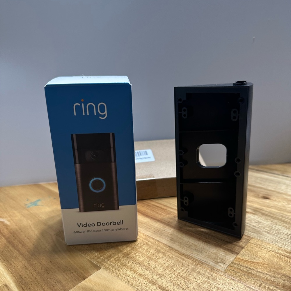 Ring Doorbell with Angled Wall Mount (Brand New)